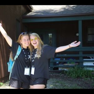 Meet your Posher, Caroline